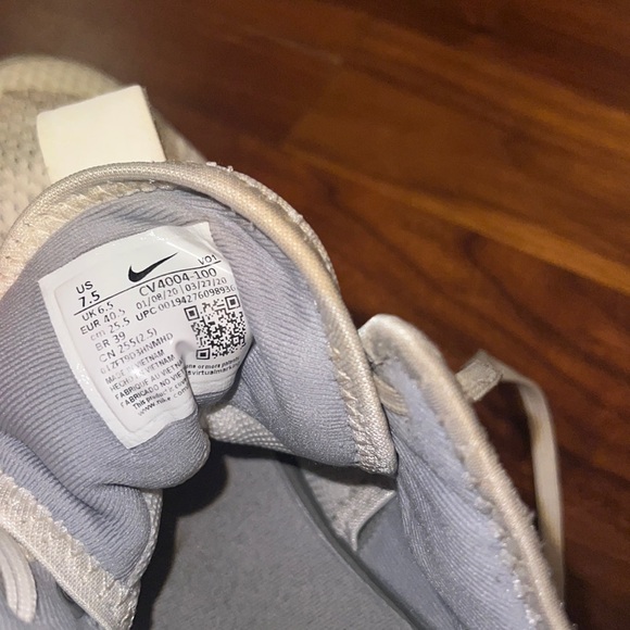 Lebron basketball shoes - Picture 4 of 4